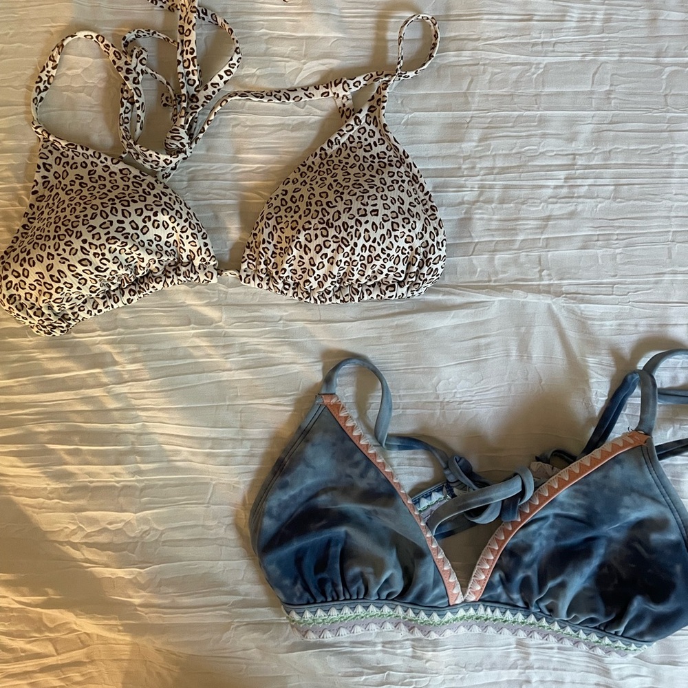 2 xhilaration bikini tops